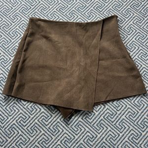 Barely Worn! Asymmetrical Denim Forum suede skort.
